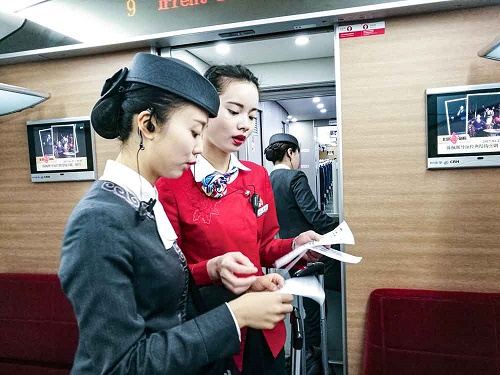 初三學(xué)航空乘務(wù)專業(yè)去哪個(gè)學(xué)校好？