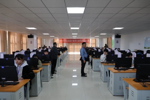 石家莊冀聯(lián)醫(yī)學(xué)中專學(xué)?？诒趺礃?></a>
                    </dd>
                    <dt class=