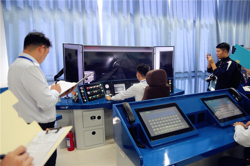 大專畢業(yè)后還能學(xué)火車司機嗎？有哪些要求